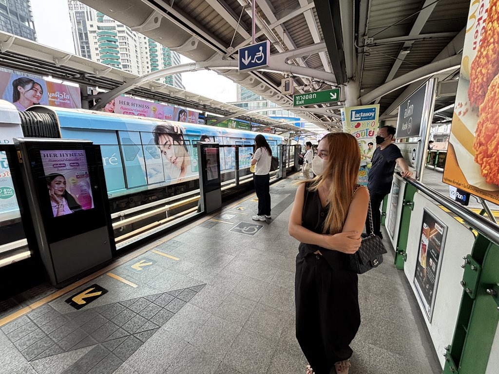 Love Thailand Bars tweet media