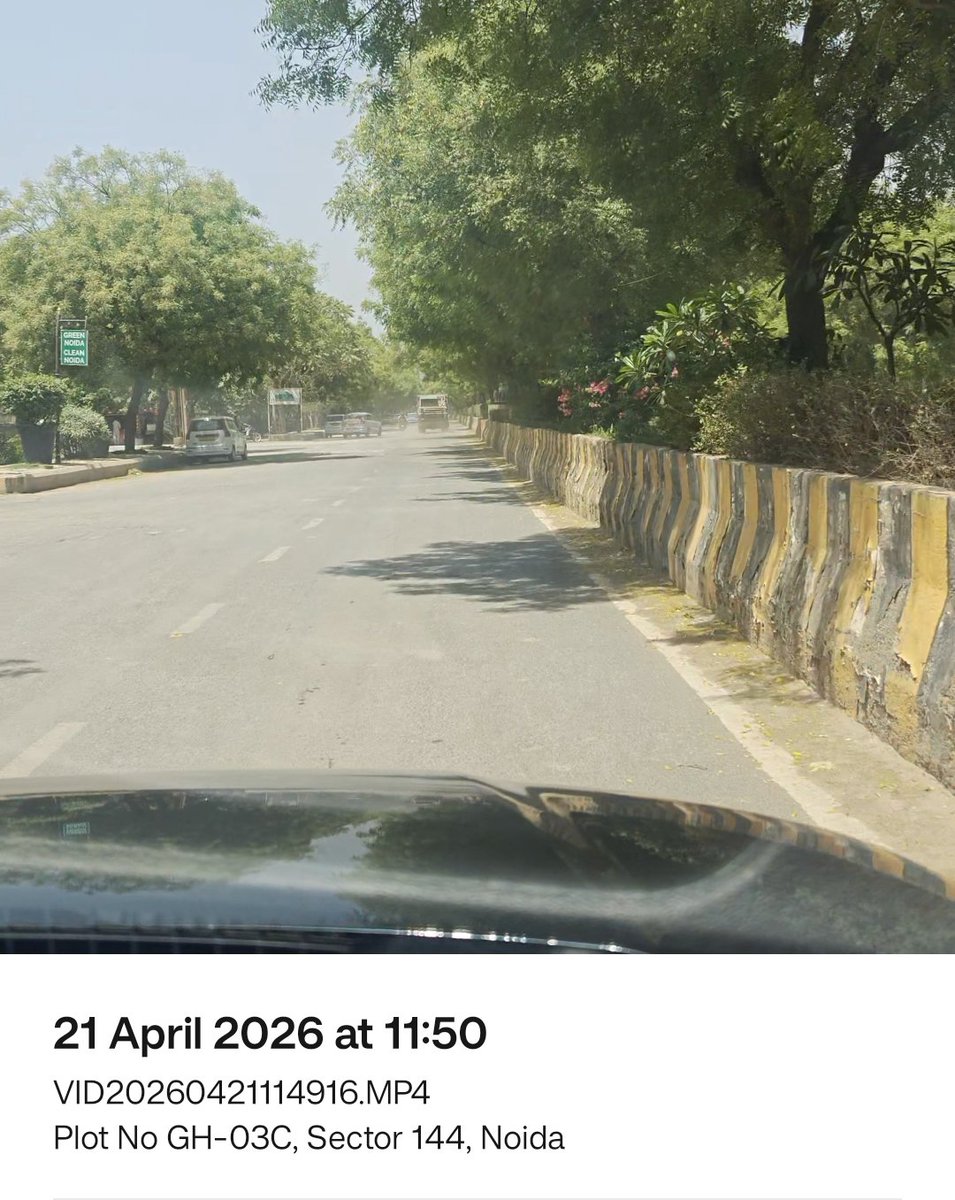 akhil_014's tweet photo. @noida_authority @BhuwanChandola3 @CPCB_OFFICIAL @CAQM_Official @PMOIndia @myogioffice @myogiadityanath @dr_maheshsharma अब से हर रोज़ ऐसे ही वीडियो डालूंगा, फरारी की रफ़्तार से दौड़ने वाले नोएडा अथॉरिटी के डंपर ट्रक्स की, देखते हैं कितनी दुर्घटना या ऊपर वाला न करे मौतों 
के बाद @noida_authority @CeoNoida @Noidatraffic की नींद टूटती है Cc @PMOIndia @myogiadityanath Action Needed ASAP https://t.co/sUAjyDLvMQ