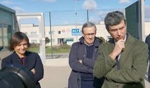 x810990's tweet photo. @orfini C'è chi fa visita a #Cospito e chi a #Rackete, esistono visite e visite. https://t.co/nXPrIt3Bce