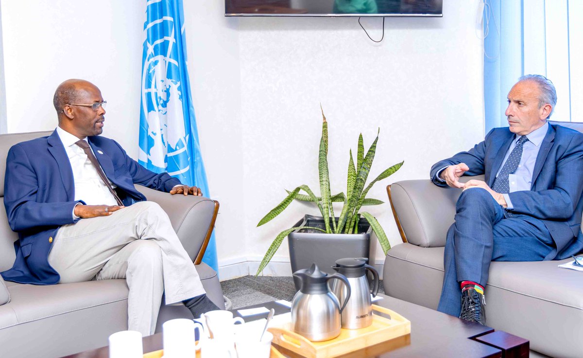 FAORwanda's tweet photo. A productive meeting with Dr. Lawrence Haddad, Executive Director of @GAINalliance, during a courtesy visit to @FAORwanda  Rep. @awdahir. 

Discussions focused on strengthening partnerships to advance Rwanda’s priorities in nutrition and food systems under #PSTA5 and #NST2. https://t.co/X8iQ6C16vK
