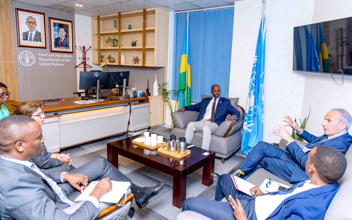 FAORwanda's tweet photo. A productive meeting with Dr. Lawrence Haddad, Executive Director of @GAINalliance, during a courtesy visit to @FAORwanda  Rep. @awdahir. 

Discussions focused on strengthening partnerships to advance Rwanda’s priorities in nutrition and food systems under #PSTA5 and #NST2. https://t.co/X8iQ6C16vK