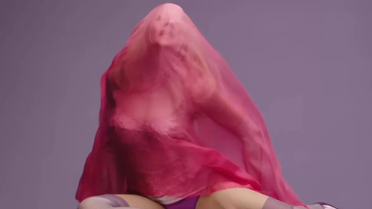 Delcroixx's tweet image. #Madonna nous invite à rejoindre la piste de danse dans #IFeelSoFree, le premier extrait de son nouvel album lefigaro.fr/musique/madonn… via @Figaro_Culture