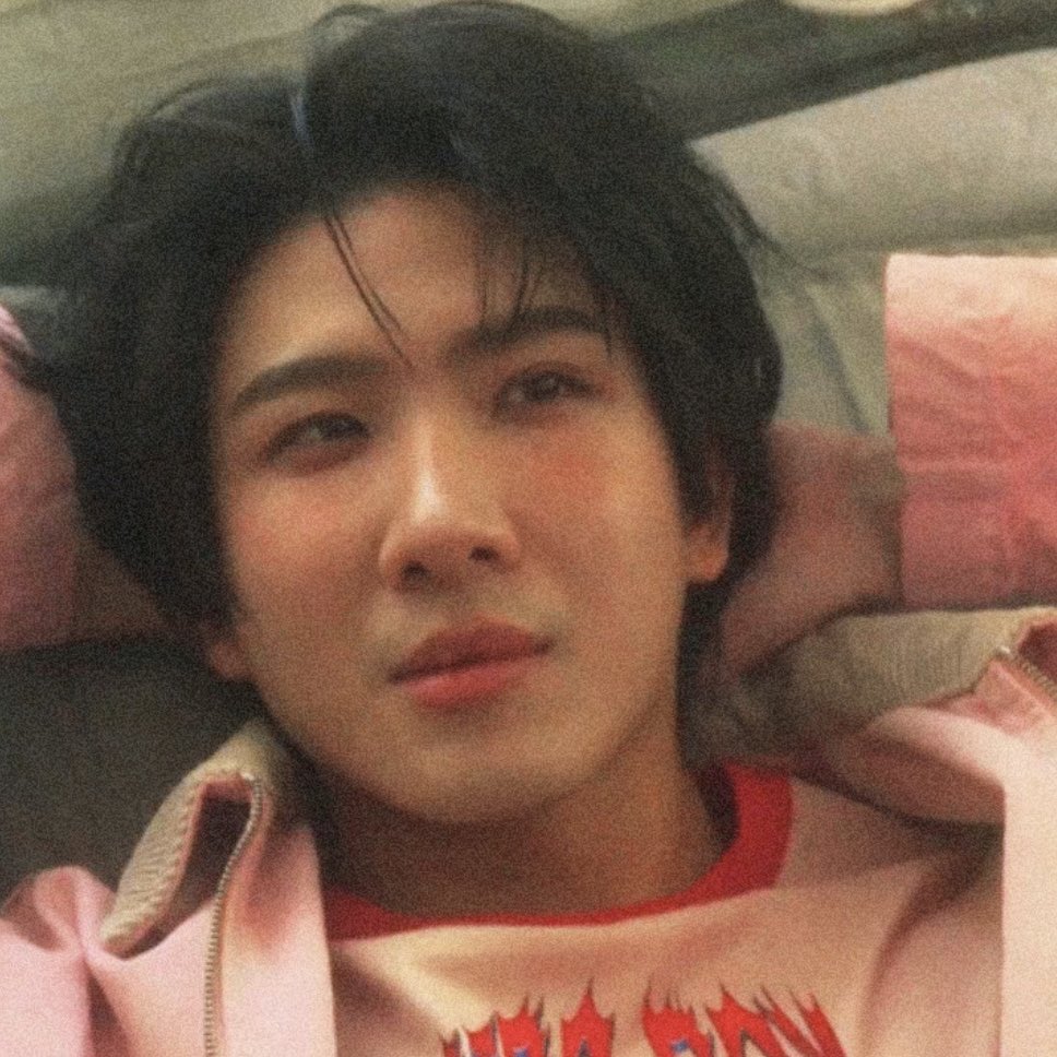 dimplesarchive's tweet photo. in case anyone wants to use it as a pfp 

#khaotungg #KhaotungxMintPet https://t.co/QzFYt2bYkX