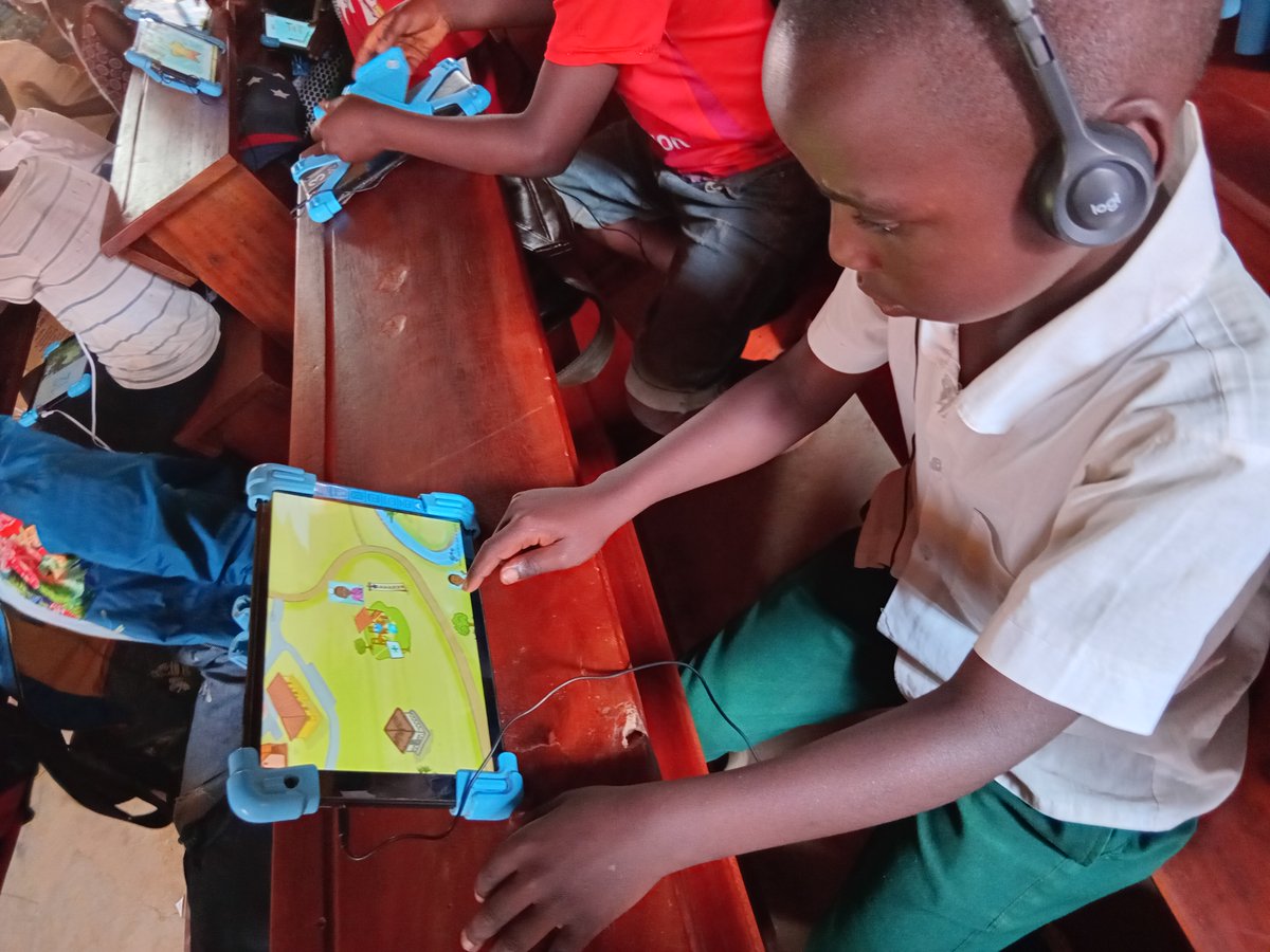 AWYAD_UG's tweet image. Through the #INSPIREProject, funded by @DutchMFA with @WarChild, @AWYAD_UG  is ensuring children in Kyaka II Refugee Settlement return safely to school. Our #CantWaitToLearn digital programme-now #EvidenceBased-improves inclusive learning at Bwiriza &amp;amp; Bukere PS. #DigitalLearning