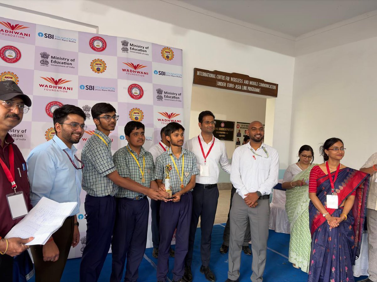 scs_ranchi's tweet photo. We are proud to inform you that our school, under the aegis of ATL (Atal Tinkering Lab), participated in the IDE Bootcamp (Innovation, Design &amp; Entrepreneurship) organized by BIT Mesra. @AIMtoInnovate @NITIAayog https://t.co/1ccD9CqYcK