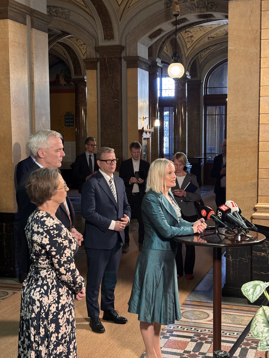 JenniHellstrom's tweet photo. Olemme näyttäneet toimintakykymme ja kannamme vastuuta ulkoisista shokeista huolimatta. Julkisen talouden tilanne on täysin ratkaistavissa, valtiovarainministeri Riikka Purra @ir_rkp sanoo.

#Kehysriihi https://t.co/iMliGZ45Jn