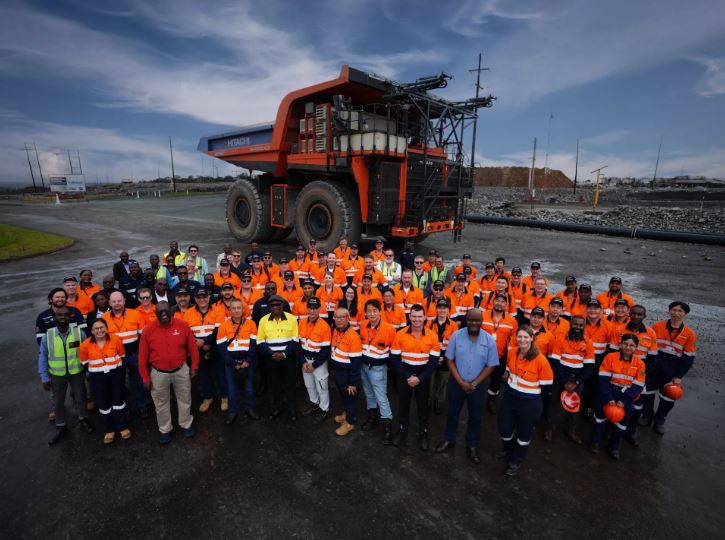 constructioncm1's tweet image. Hitachi Construction Machinery unveils a fully electric dump truck at Kansanshi Copper Mine ⚡

Read more: constructionmirror.com/hitachi-constr…

@HitachiCME  
#Mining #Electrification #Sustainability #CleanEnergy #Innovation #ConstructionMirror