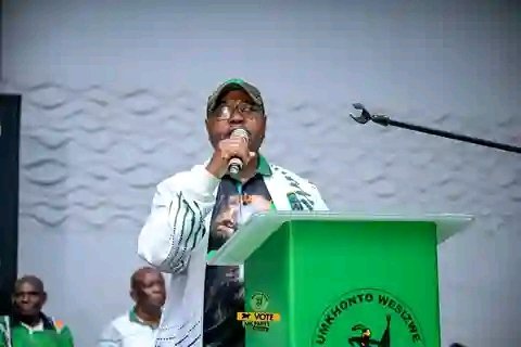 CadreNguyi's tweet image. H.E. President Jacob #Zuma, National Deployee Secretary-General Sibonelo #Nomvalo, and Cde Willies #Mchunu at the eThekwini Regional Consultative Forum. #WozaLGE #VoteMKP #GwazamkhontoGwaza