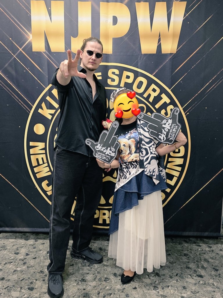 VictoriaKitty11's tweet image. 4.19 後楽園ホール
#オスカー 選手撮影会参加しました🥰
身長2m超えのオスカーはとにかくオーラ✨が凄く
めちゃめちゃカッコ良かったです😍😍😍
撮影の瞬間はカッコイイ決め顔😍
でもお話してくれる時は
めちゃめちゃ優しい笑顔😍
本当にカッコ良く魅力的なプロレスラーだと思います🤩
#OSKAR
#KOB
