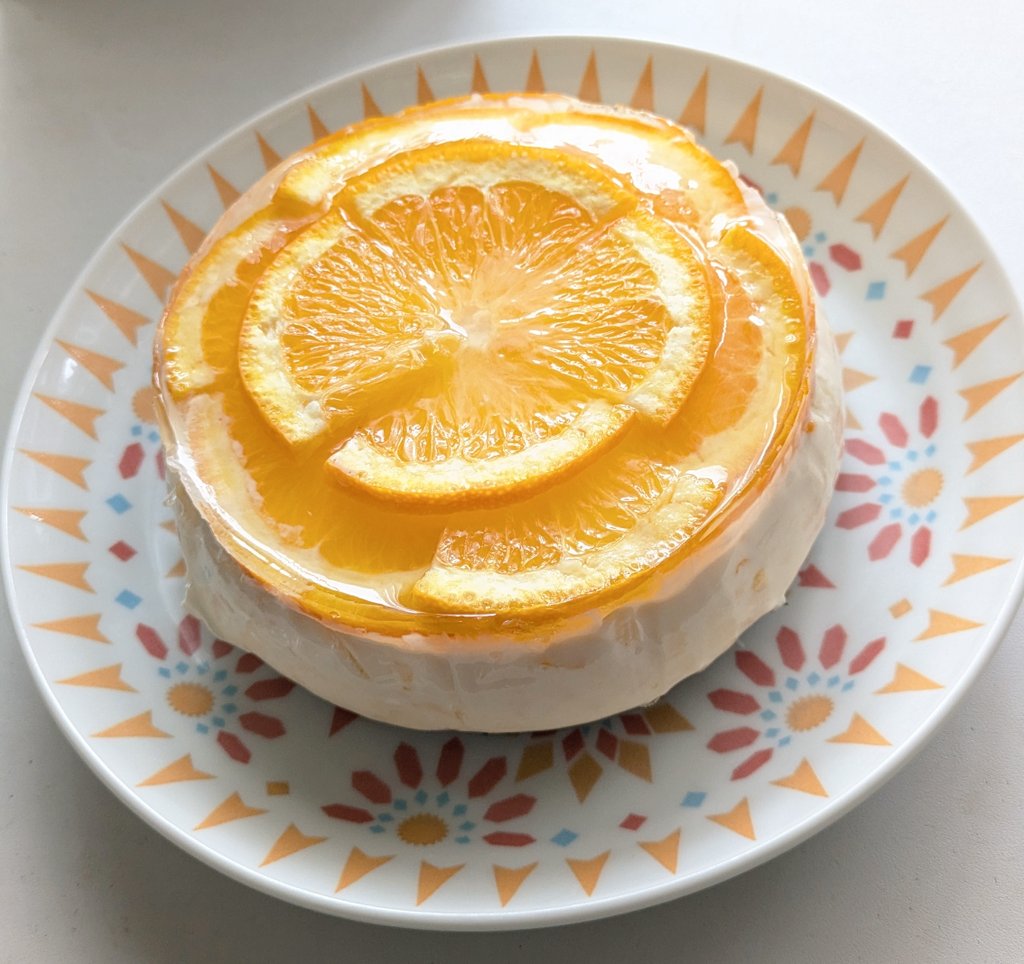 3億年ぶりにケーキつくったよ
ちょい失敗したけどまぁよし。