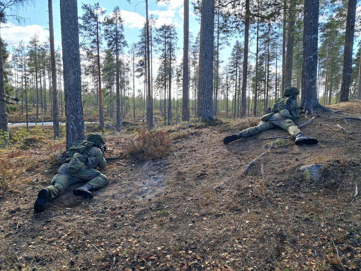 KainuunPR's tweet photo. Kainuun jääkäripataljoona toteutti erikoiskoulutusjakson taisteluampumaharjoituksen Vuosangassa. Joukot ovat palanneet varuskuntaan ja tästä on hyvä jatka seuraaviin koitoksiin.
#kaipr #maavoimat #Kainuunjääkärit #kaijp #inttiarki https://t.co/GU77hsZs1E