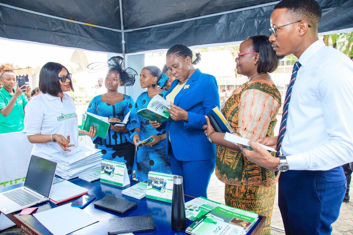 ZanSecurities's tweet photo. Zan Securities tunajivunia kushiriki uzinduzi wa Binti Jasiri 2026 uliofanyika University of Dar es Salaam. 

Tukio lilihudhuriwa na Mhe. Dorothy Gwajima, likisisitiza uwezeshaji wa wanawake kiuchumi na kijamii. 
#bintijasiri  #uwekezaji #zansecurities https://t.co/sAOOUEgsXZ