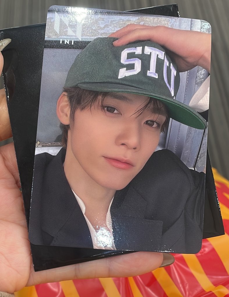 𝒖𝒏𝒊 tweet media