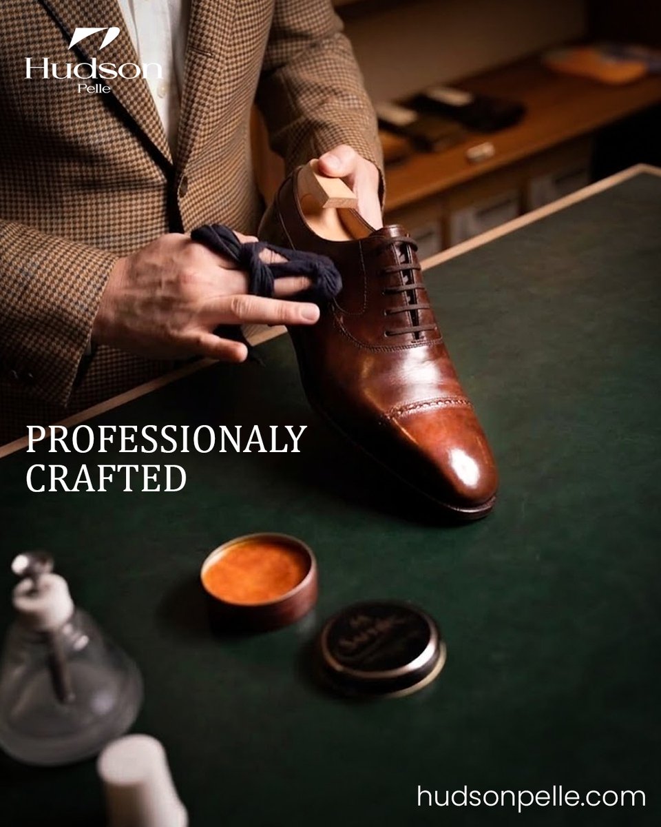 HudsonPelle's tweet image. Professionally crafted for the modern gentleman.
Premium leather, polished by hand and built to leave a lasting impression wherever you go. 

#MenswearUK #BritishStyle #CraftedToPerfection #LeatherShoes #LuxuryMenswear #ClassicMenswear #GentlemanStyle #DressShoes