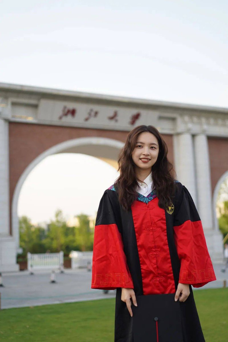 mo_nzm's tweet image. "Cap, gown, and a lifetime of stories—graduation day, where 'see you later' feels like the start of something magic.  #ClassOf2024 #GradVibes"