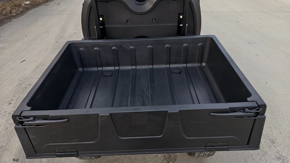 Jia1225102357's tweet image. 🚀 New Production Drop | The latest 4-seater + cargo bed model is ready! Powered by lithium batteries, this versatile unit handles both passenger transport and hauling with ease—built for real business efficiency. #FleetUpgrade #B2B
