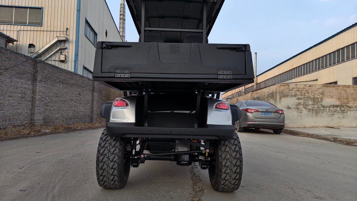 Jia1225102357's tweet image. 🚀 New Production Drop | The latest 4-seater + cargo bed model is ready! Powered by lithium batteries, this versatile unit handles both passenger transport and hauling with ease—built for real business efficiency. #FleetUpgrade #B2B