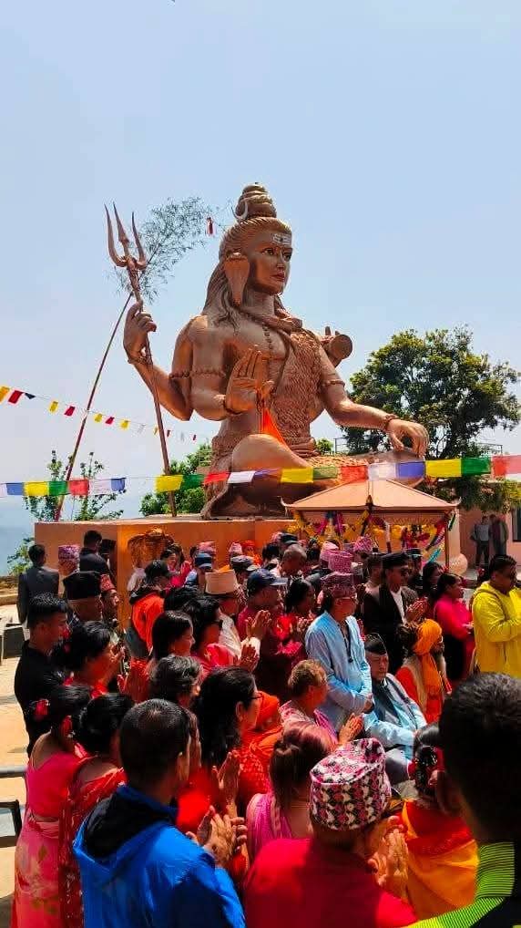 श्री ५ युवराजाधिराज पारस बिर बिक्रम शाह देव सरकारबाट आज सिन्धुपाल्चोक जिल्लाको इन्द्रावती गाउँपालिका–६, बाडेगाउँस्थित हवेलीमा नवनिर्मित ३१ फिट अग्लो तामाबाट निर्मित भगवान् शिवको भव्य मूर्तिको प्राण प्रतिष्ठा समारोहमा सवारी भई विधिवत् समुद्घाटन गरिबक्सेको छ।