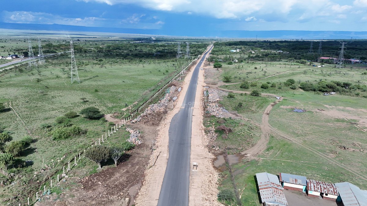 ⚠️ If you use Ngong–Suswa Road, read this.

Around Gashagasha, criminals have turned part of the road into a trap.

They scatter sharp objects on the road → you drive over and get a puncture → you’re forced to stop.
That’s when they come for you and rob you.
3 victims already.
