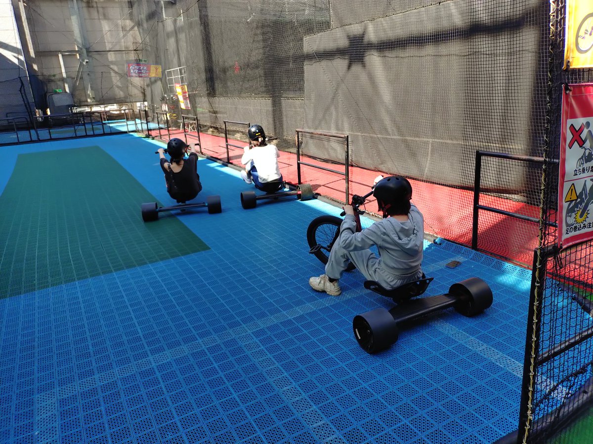 mana_lab_bot's tweet photo. マナブ研究室は今年もラウンドワンで演習を行いました。暑かった。 https://t.co/rwBuhhSzAx