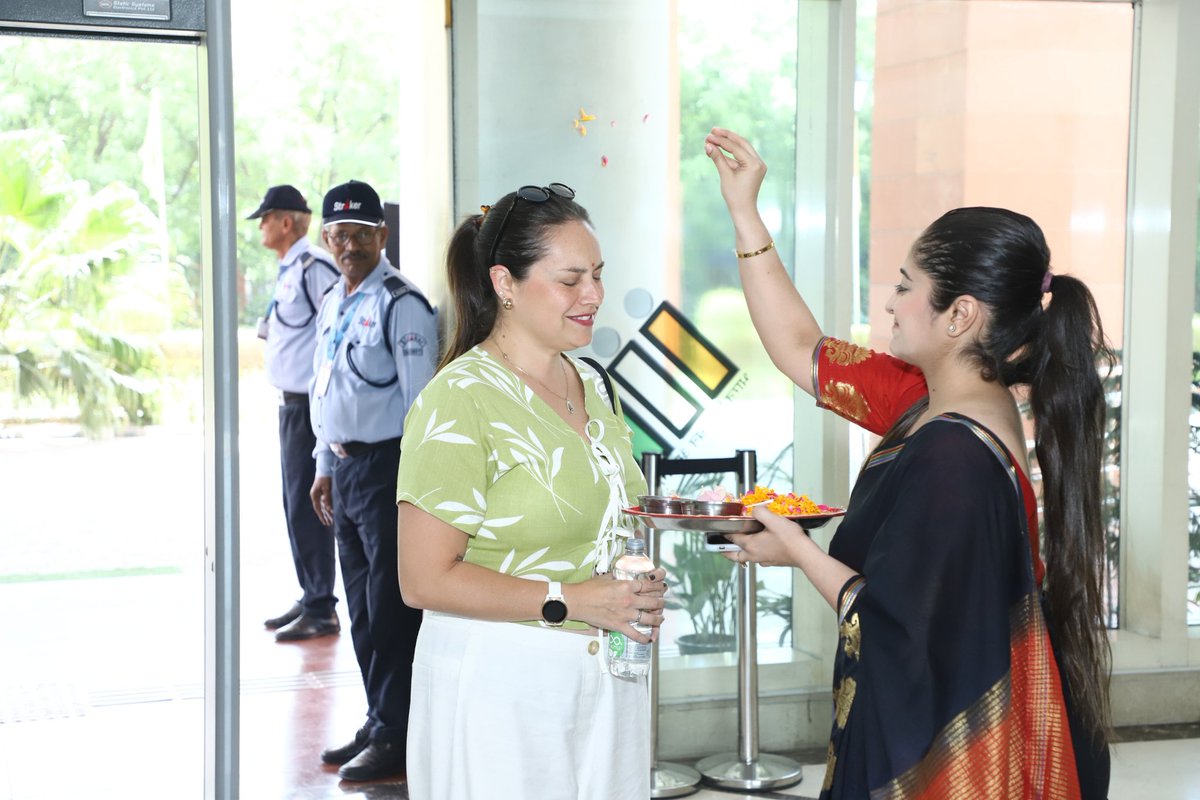 IEVP 2026 ✨

Delegates from over 18 countries and <a href="/Int_IDEA/">International IDEA</a>, participating in the Election Commission of India’s flagship International Election Visitors’ Programme, arrive at the India International Institute of Democracy &amp; Election Management, New Delhi, and receive a warm
