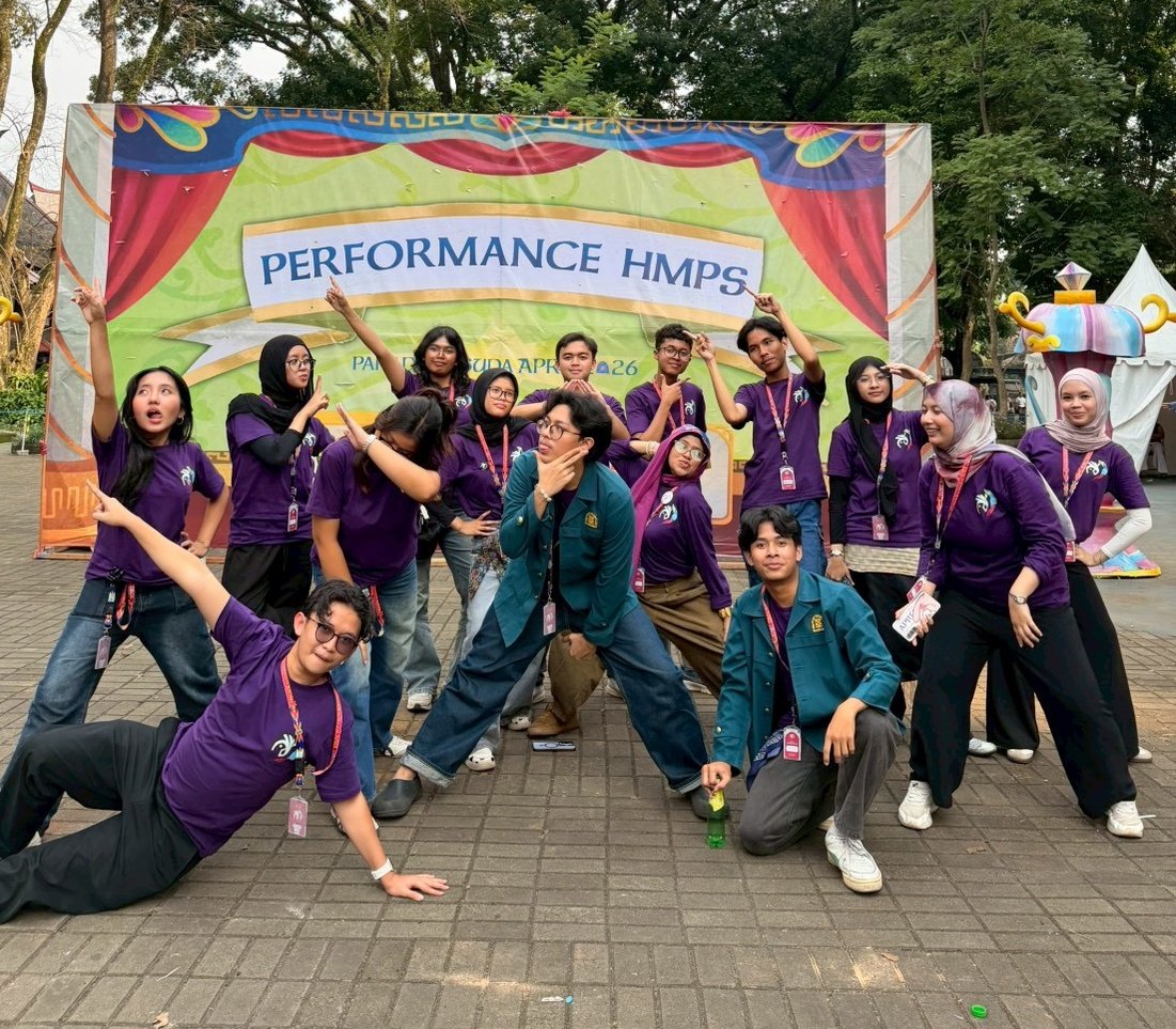melunaks's tweet photo. Haloo kakak kakak, salken nih kami SOTYG yang siaaaaaaaaap mendukung kakak😆🫡🤍💃🕺 https://t.co/8TnU7prl3m