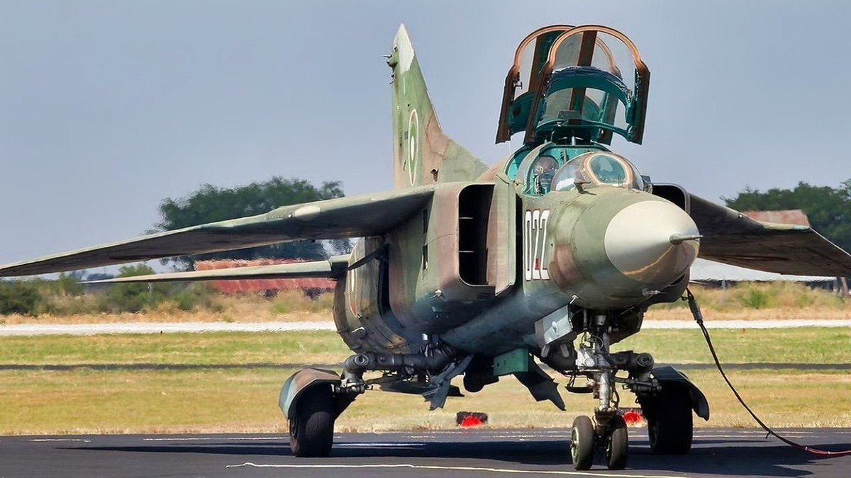 ShitpostBlu's tweet photo. Hello Xitter, I love fighter jets :D
(Rafale, F16, Ho229, Mig 23) https://t.co/AR7CIJHRyB