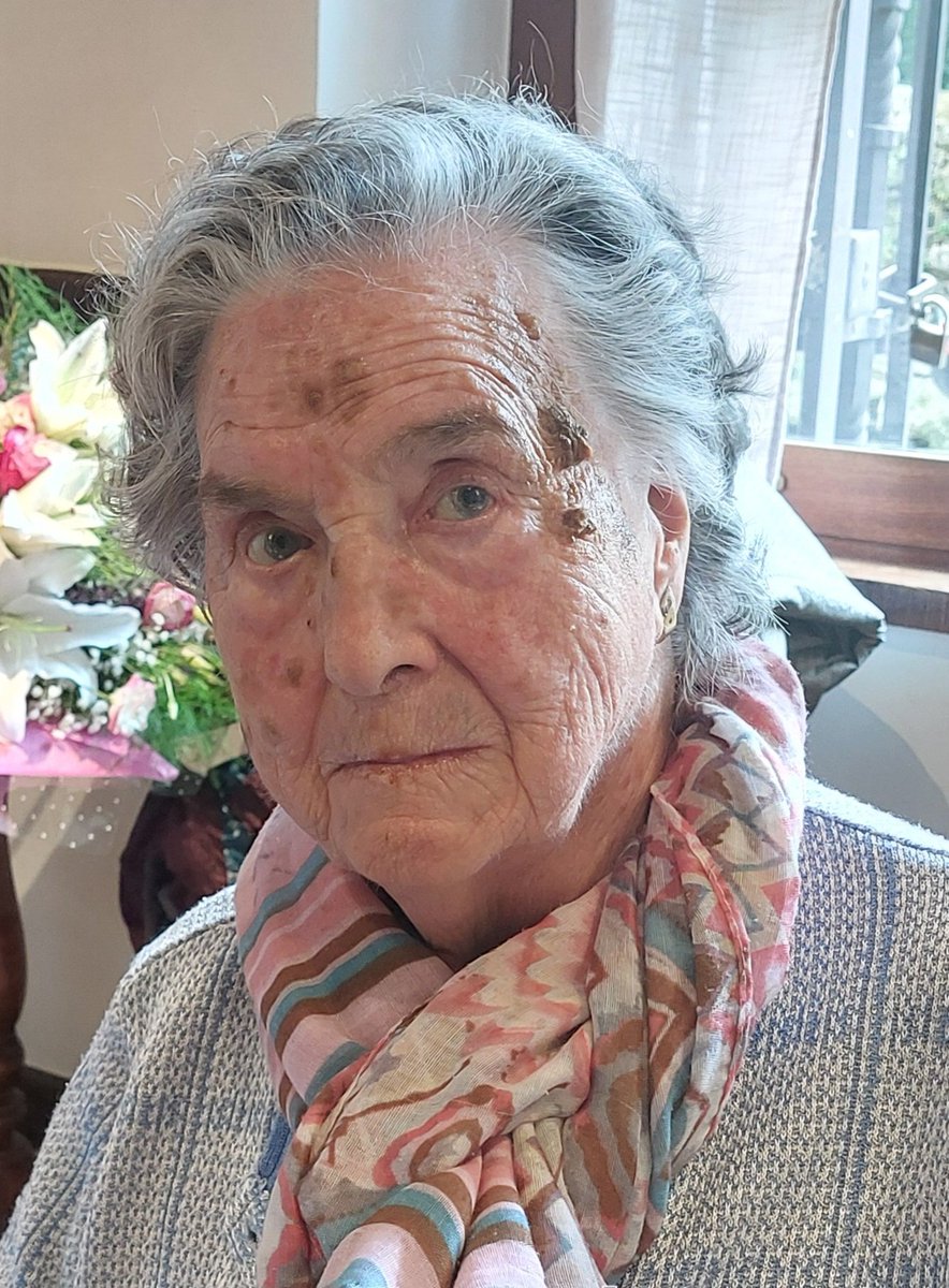 garetxebe's tweet photo. 94 urte betetzear joan zinen, gaur oso gogoan zaitugu.
Kantatu,maitatu eta dantza...🎶 https://t.co/ylbIqHo3nj