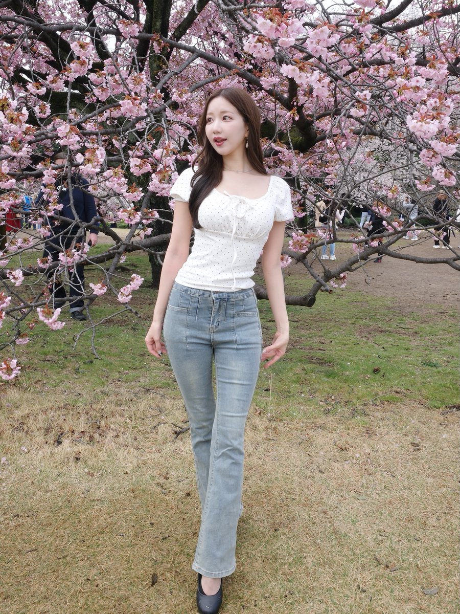 SHEIN_Japan's tweet image. お出かけコーデ＆おうちコーデ🌸🏡

外でもお家でも抜かりなく可愛く🤍
春にぴったりのアイテムをCHECK！
IG：x_alice_s2

🔎 418634031
45596023

プロフィールのサイトリンクから
商品ID/ショップ名を検索してね😊✨

#SHEIN #SHEINjapan #SHEINforALL #SHEIN購入品 #SHEINtrends