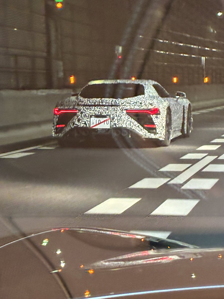 Kokoron_grp's tweet photo. 新型LFAかな？凄いの走ってた🏎️ https://t.co/4Nrf6v8qMR