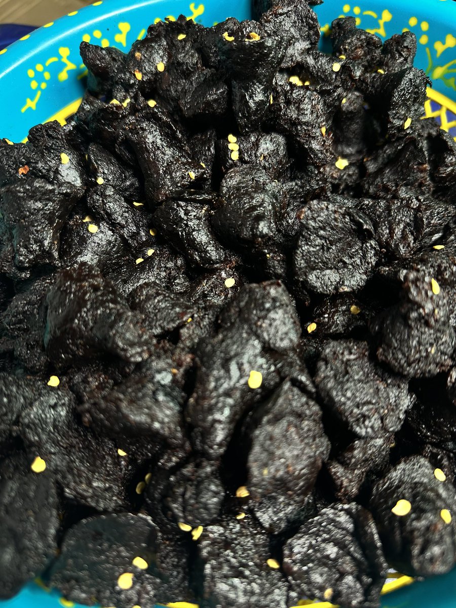 Communicator tweet media