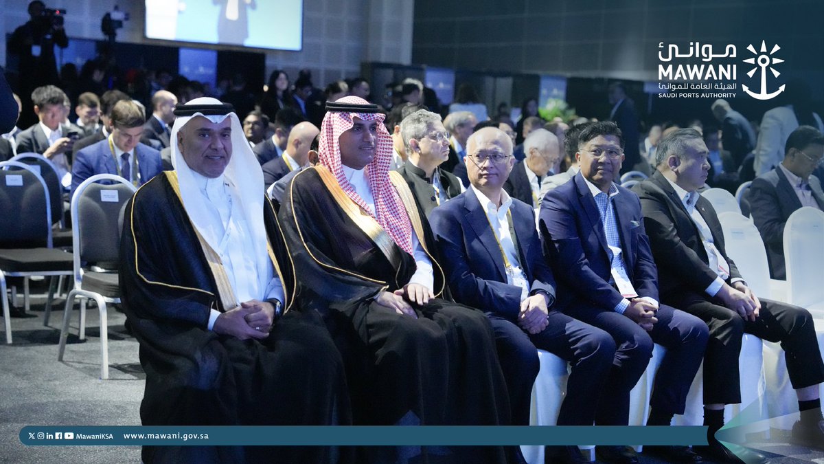 MawaniKSA's tweet photo. ترأس سعادة رئيس #موانئ م. @SulimanMazroua وفد المملكة في أسبوع سنغافورة البحري 2026، في إطار مشاركة المملكة مع نخبة من قادة القطاع البحري عالميًا لمناقشة أبرز التوجهات والتحديات، وتعزيز فرص التعاون وتبادل الخبرات، بما يدعم تطوير سلاسل الإمداد ويرسّخ مكانة المملكة كمركز لوجستي عالمي.