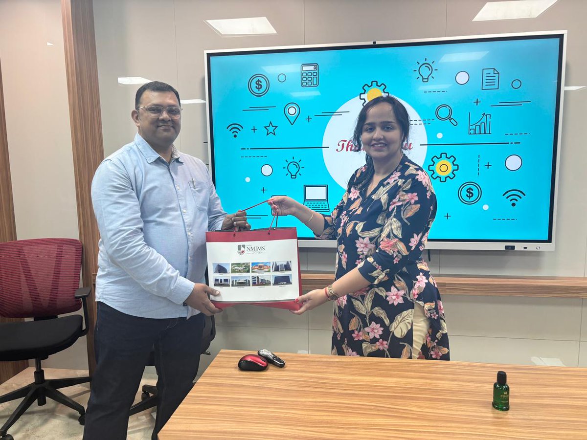 nmims_branding's tweet image. Insightful Industry Speaker Series at NMIMS SBA (11 Apr ’26) with Mayank Sadani, Reliance Retail. 

Students explored how subtle consumer insights shape marketing beyond surface data. 

A session rich in real-world learning. 

#Marketing #Branding #Advertising