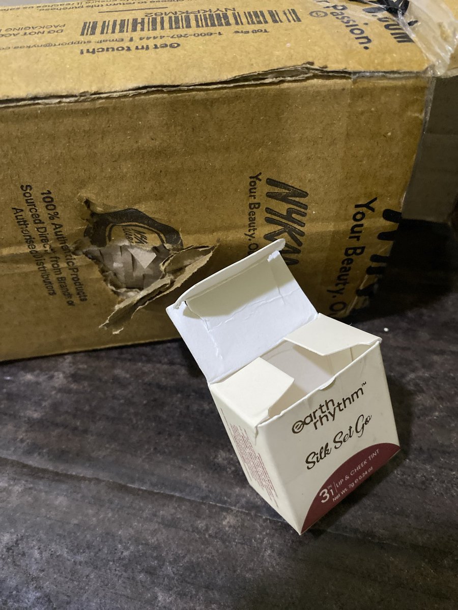 SnehaKaifShaik's tweet image. Extremely disappointed with @Nykaa support.
Received used product + empty boxes + wrong item damaged packaging.
Despite sharing proof, refund/return denied saying “weight matched”!
This is unacceptable. Please resolve ASAP.
#Nykaa #CustomerComplaint #RefundIssue  #Support