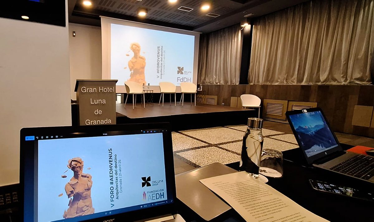 fddhoteleros's tweet photo. 🙋‍♀️#ForoVenus es, además de un encuentro profesional, una oportunidad para construir un turismo mas humano, equitativo y preparado para el futuro. Hoy reconocemos a 7 mujeres que han dedicado su vida a construir este destino #ForoVenus #Hoteles #Hostelería #Granada #DeLunaHotels https://t.co/in1wpMmKi4