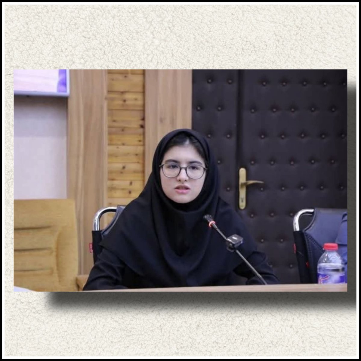 55MTQ_'s tweet image. ईरान के खुज़ेस्तान की 16 वर्षीय छात्रा, अमीरपरस्तज़ादेह ने इंसानियत की एक खूबसूरत मिसाल पेश की है।

उन्होंने Alborz Foundation से मिला अपना पुरस्कार — जिसकी राशि 55 मिलियन तोमान थी, वो पूरी रकम दान कर दी, ताकि मीनाब में “शजर ए तय्यबा” स्कूल के निर्माण में मदद की जा सके।
आज के दौर