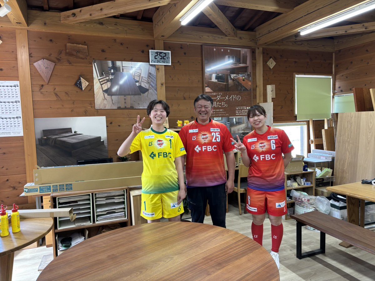 山森しおん tweet media