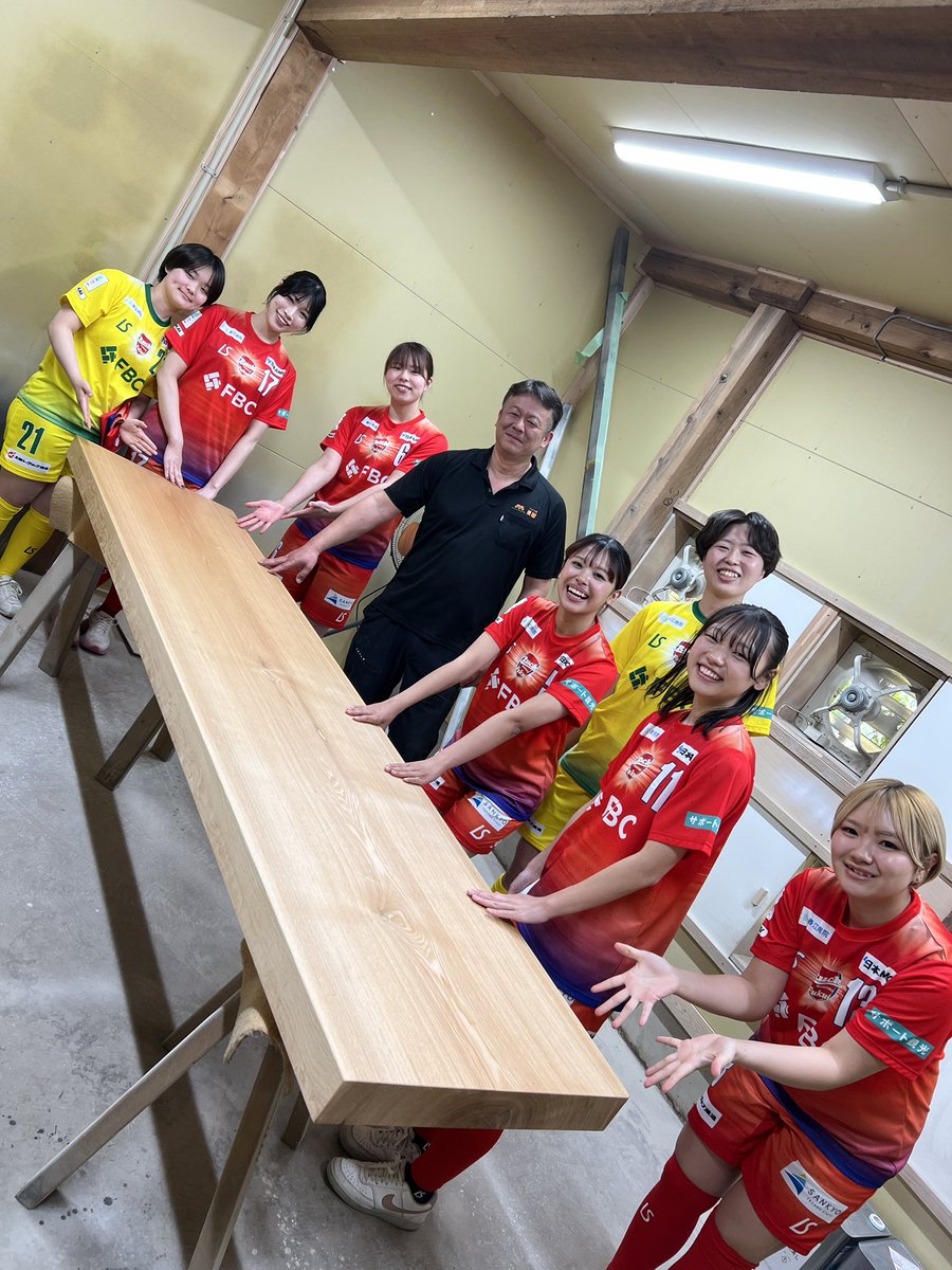 山森しおん tweet media