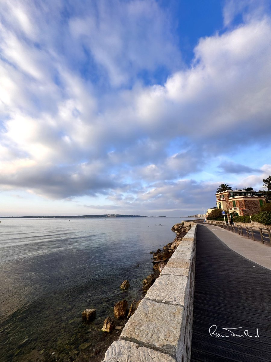 ReneTombarel's tweet image. Les variations de couleurs au lever du soleil ce mardi #cannes #CotedAzurFrance