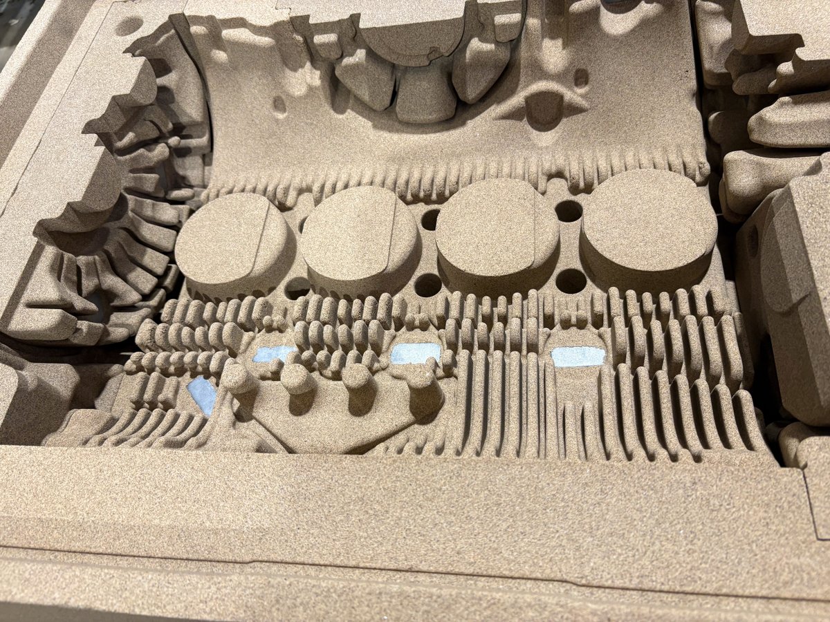 BcpLimited's tweet image. Whether you need traditional sand cores or rapid-response 3D-printed components, we deliver accurately vented, high integrity cores ready to be placed directly into your moulds.

#SandCasting #SandCore #Foundry #EngineeringUK #BritishSME #UKEng