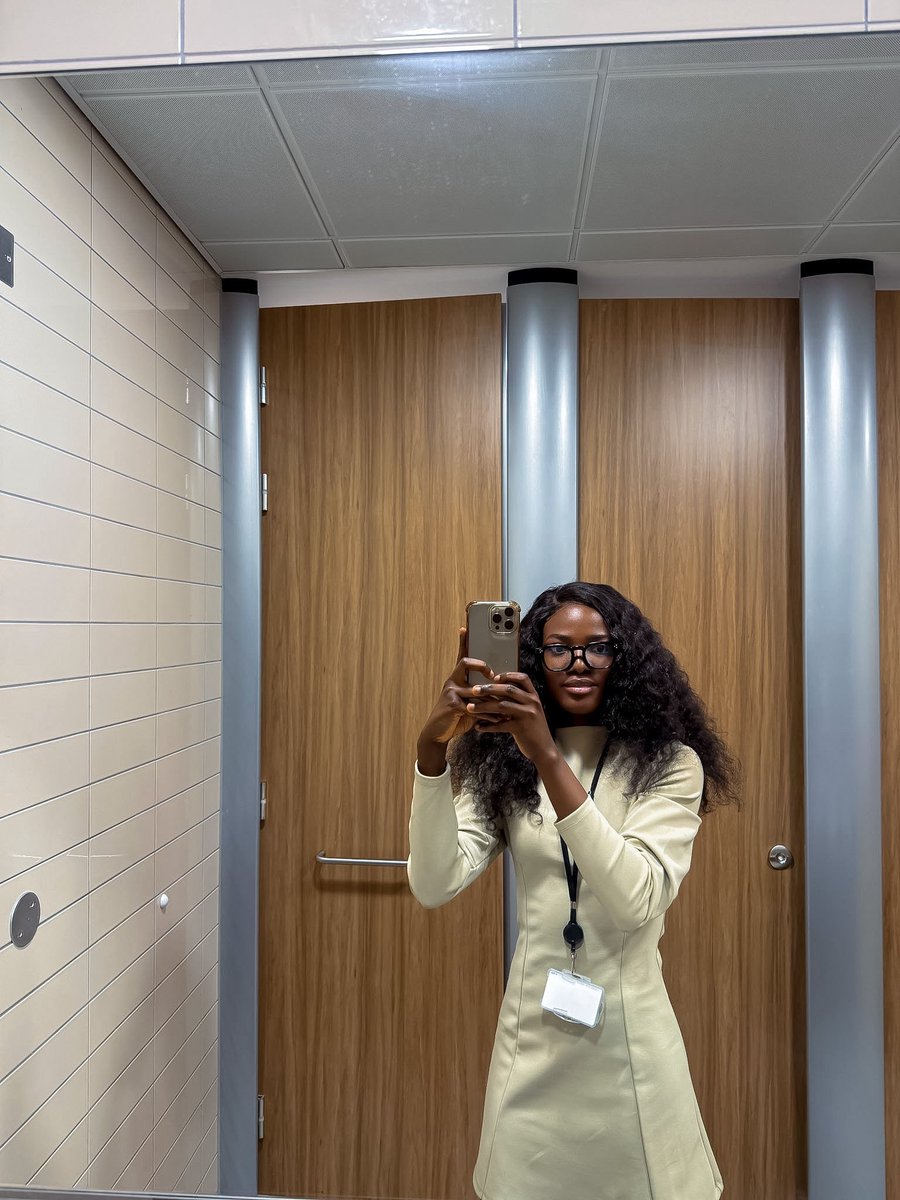Corporate Baddie ✨ tweet media