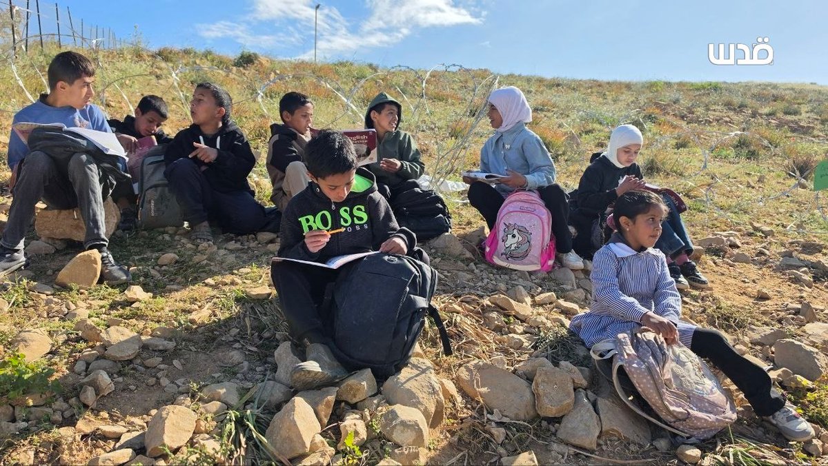 ferozwala's tweet image. 📚For the second week, the Israeli occupation has prevented students of Umm al-Khair #School in Masafer Yatta from reaching their school. 

x.com/ferozwala/stat… 
#WestBank #Palestine
@qudsn