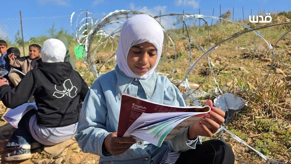 ferozwala's tweet image. 📚For the second week, the Israeli occupation has prevented students of Umm al-Khair #School in Masafer Yatta from reaching their school. 

x.com/ferozwala/stat… 
#WestBank #Palestine
@qudsn