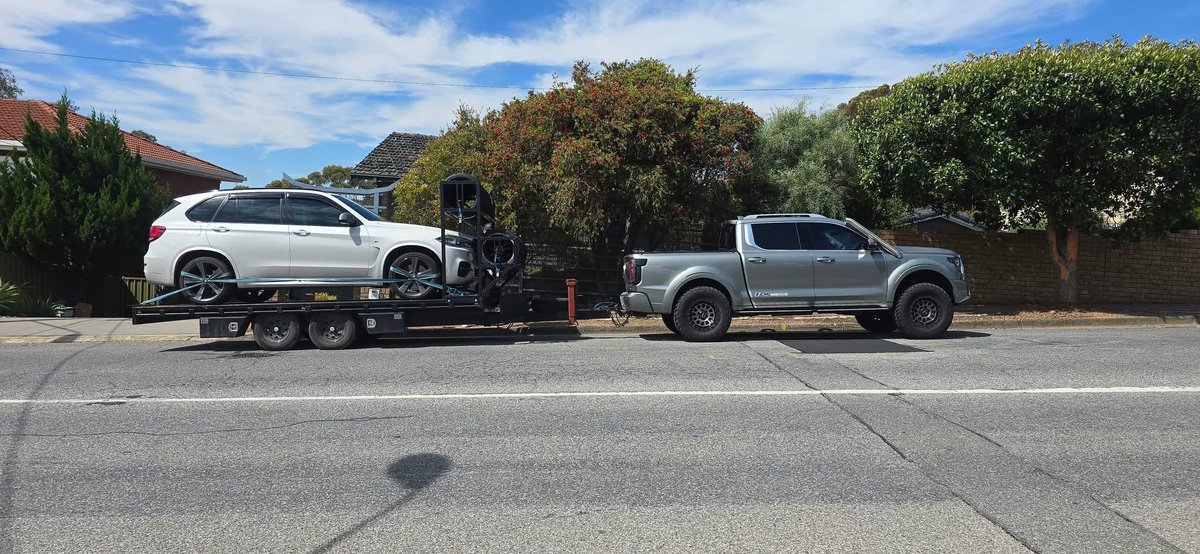 cambelsin's tweet photo. @Gabo_Motho Towing unreliable Germans with Chinese https://t.co/LhYS6Rtabp