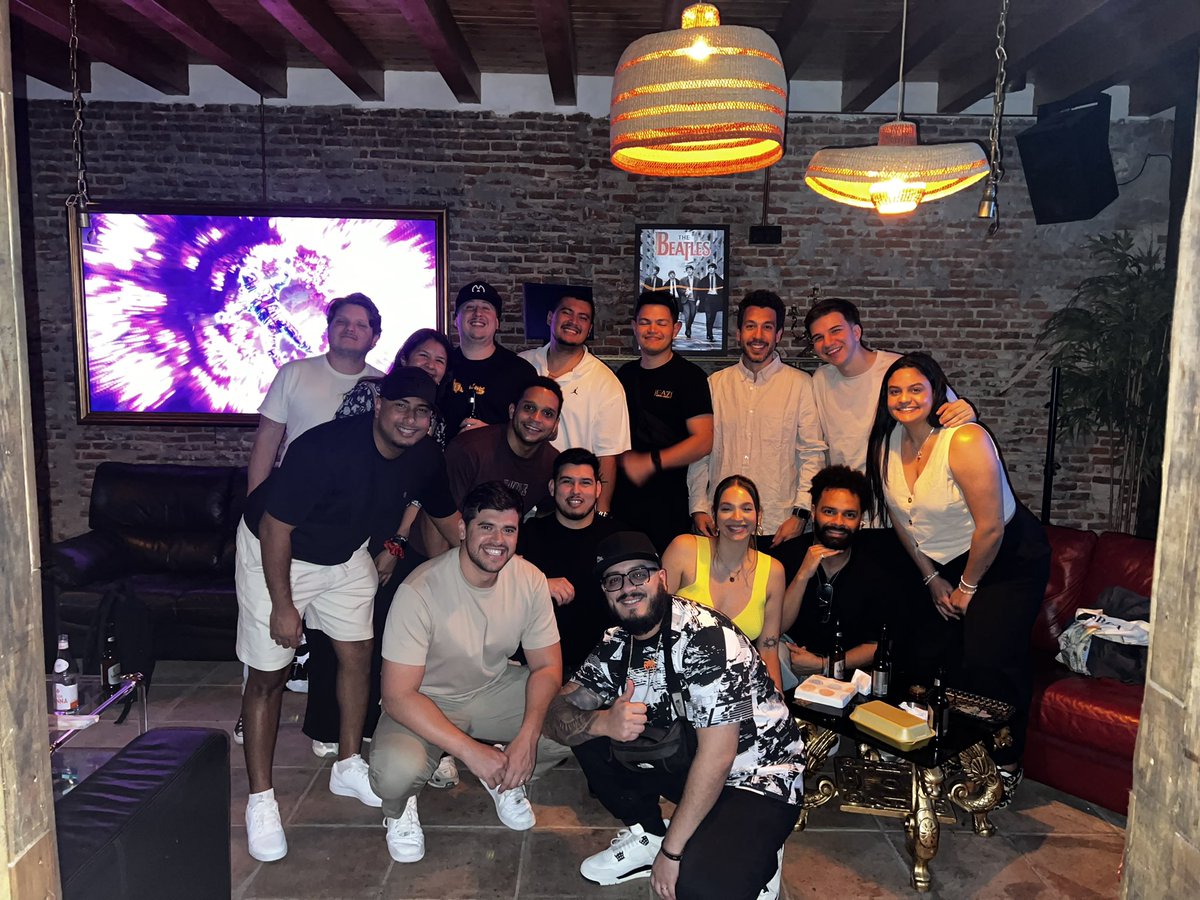 El domingo celebramos nuestro tardeo en el taller <a href="/superteam/">Superteam</a> con parte de la comunidad <a href="/LaFamilia_so/">La Familia</a>, y fue exactamente lo que necesitábamos: desconectar durante la primera semana del taller en un espacio increíble en Madrid.