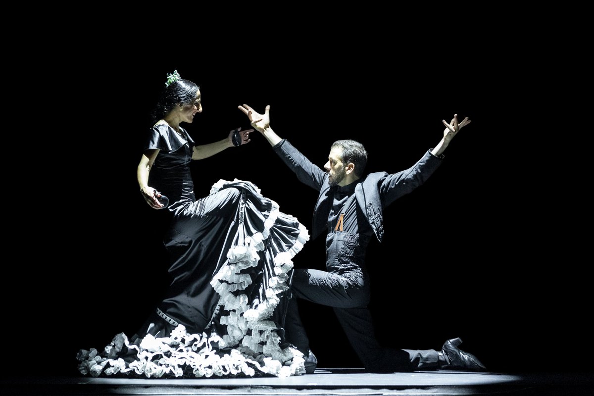 casyc's tweet image. ‘Romancero del baile #flamenco’, la última producción de la Compañía de Mercedes Ruiz es, por encima de todo, la reivindicación de la tradición. Una visión sensible de la #danza y una reverencia al pasado, que conecta con los tiempos presentes. El sábado 9 de mayo, en #casyc