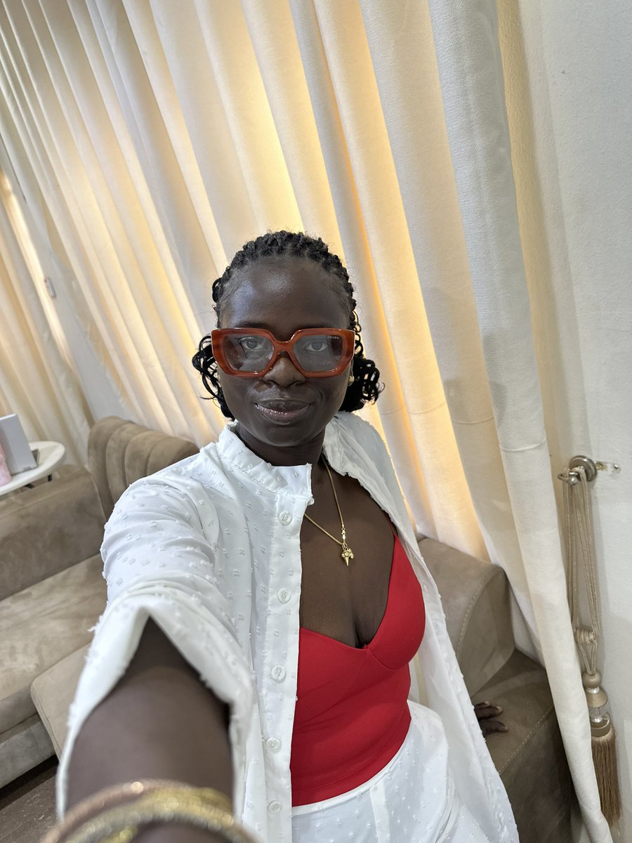 ZAINAB JAIYESIMI (zeethewalker) tweet media