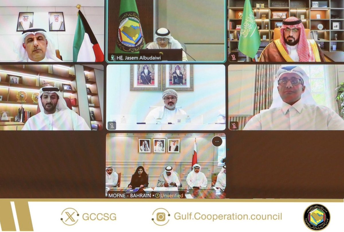 GCCSG's tweet photo. معالي الأمين العام لمجلس التعاون @jasemalbudaiwi : التكامل الاقتصادي الخليجي ركيزة أساسية لحماية المكتسبات التنموية ومواجهة التحديات في ظل الظروف الإقليمية الاستثنائية.

 https://t.co/8AnuERyg8u

#مجلس_التعاون https://t.co/ZlyF3FAEqN