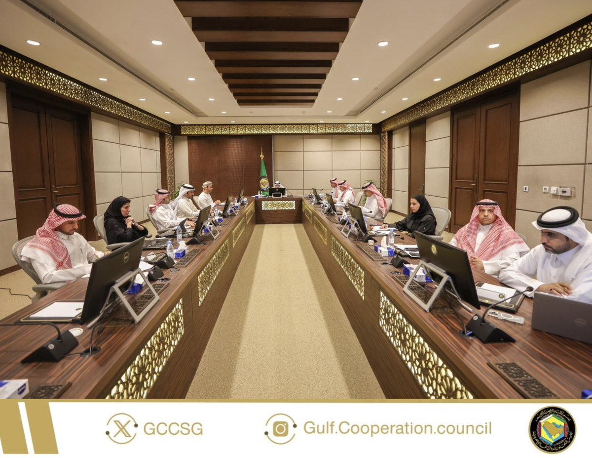 GCCSG's tweet photo. معالي الأمين العام لمجلس التعاون @jasemalbudaiwi : التكامل الاقتصادي الخليجي ركيزة أساسية لحماية المكتسبات التنموية ومواجهة التحديات في ظل الظروف الإقليمية الاستثنائية.

 https://t.co/8AnuERyg8u

#مجلس_التعاون https://t.co/ZlyF3FAEqN