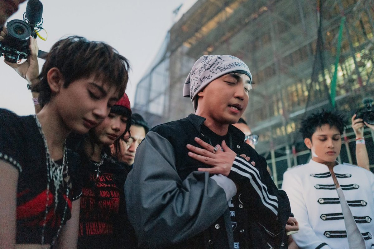 ʀᴀᴇ 𖤣 ☼ tweet media